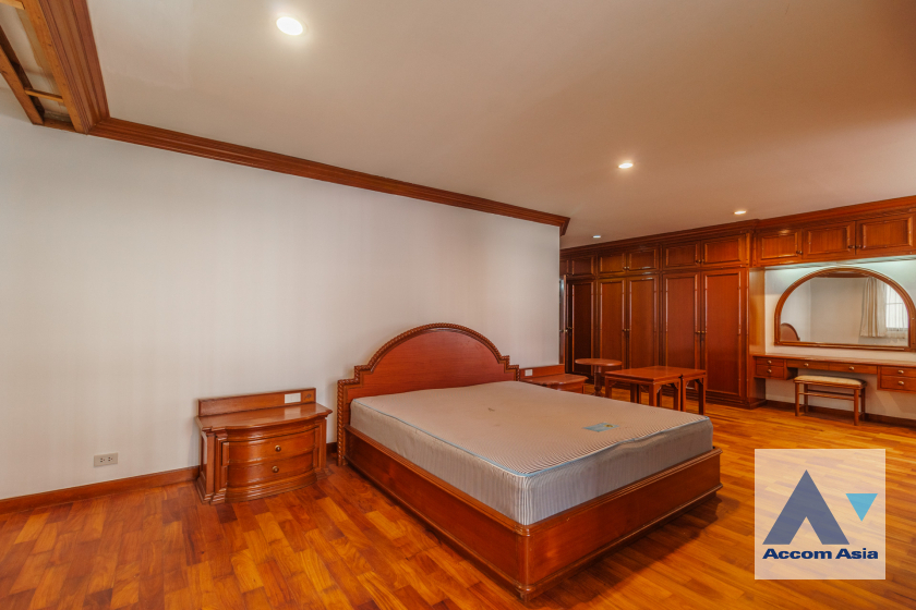 27  3 br Apartment for rent and sale in Sukhumvit ,Bangkok BTS Asok - MRT Sukhumvit at Family-Friendly 360 SQ.M. Residence Near Terminal 21 AA45666