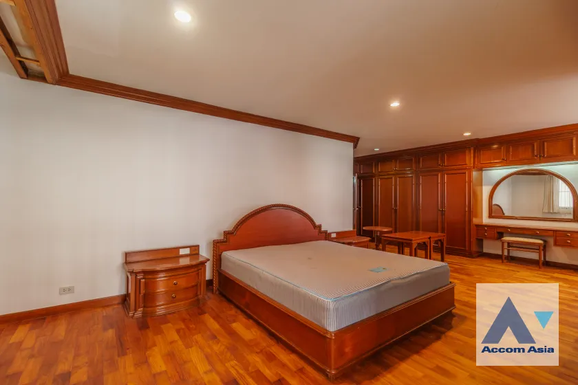 27  3 br Apartment for rent and sale in Sukhumvit ,Bangkok BTS Asok - MRT Sukhumvit at Family-Friendly 360 SQ.M. Residence Near Terminal 21 AA45666