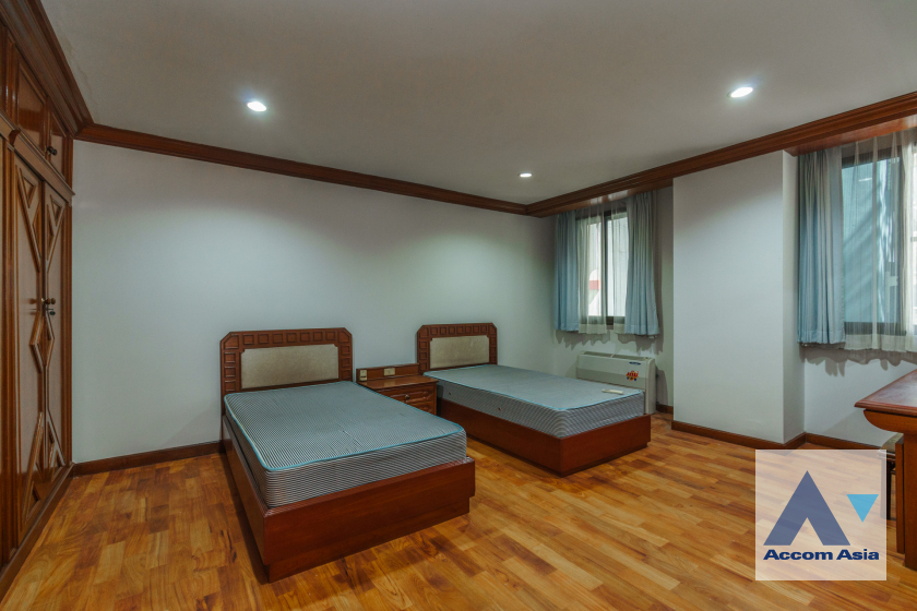28  3 br Apartment for rent and sale in Sukhumvit ,Bangkok BTS Asok - MRT Sukhumvit at Family-Friendly 360 SQ.M. Residence Near Terminal 21 AA45666