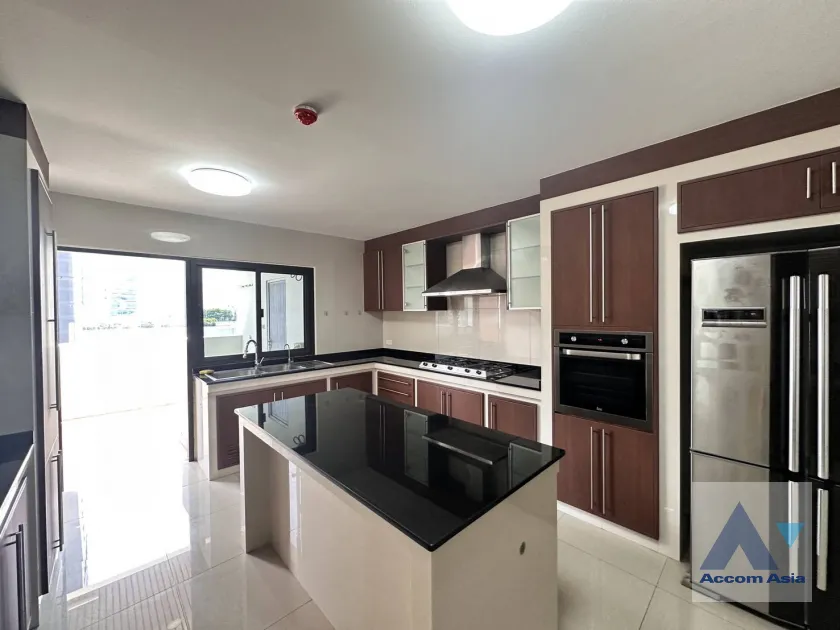 9  3 br Apartment for rent and sale in Sukhumvit ,Bangkok BTS Asok - MRT Sukhumvit at Family-Friendly 360 SQ.M. Residence Near Terminal 21 AA45666