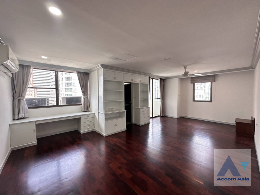 15  3 br Apartment for rent and sale in Sukhumvit ,Bangkok BTS Asok - MRT Sukhumvit at Family-Friendly 360 SQ.M. Residence Near Terminal 21 AA45666