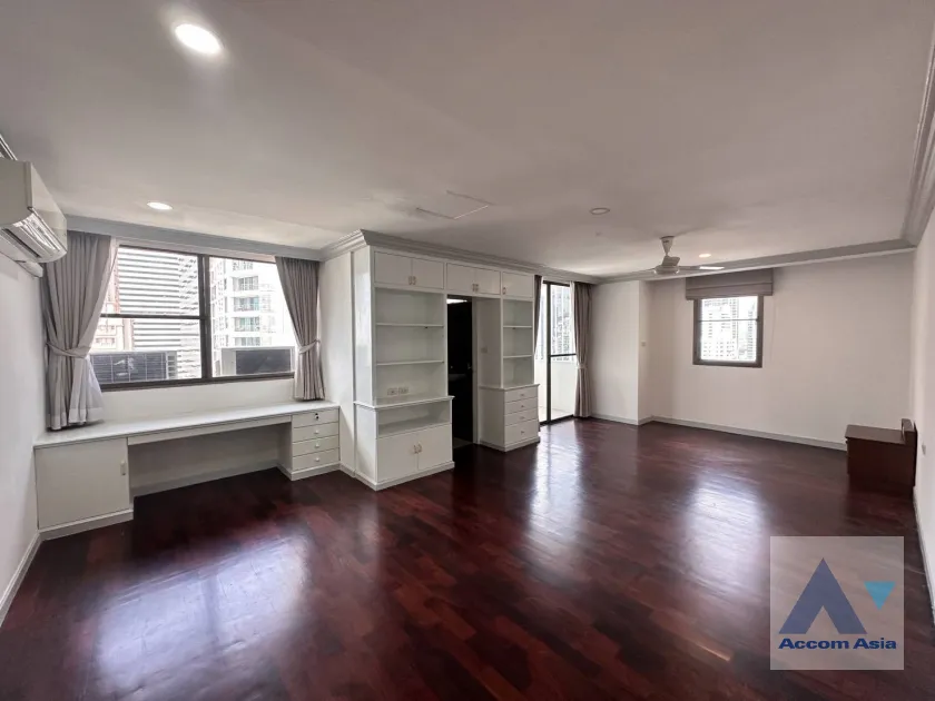 15  3 br Apartment for rent and sale in Sukhumvit ,Bangkok BTS Asok - MRT Sukhumvit at Family-Friendly 360 SQ.M. Residence Near Terminal 21 AA45666