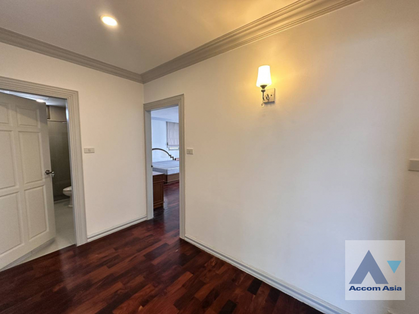 20  3 br Apartment for rent and sale in Sukhumvit ,Bangkok BTS Asok - MRT Sukhumvit at Family-Friendly 360 SQ.M. Residence Near Terminal 21 AA45666