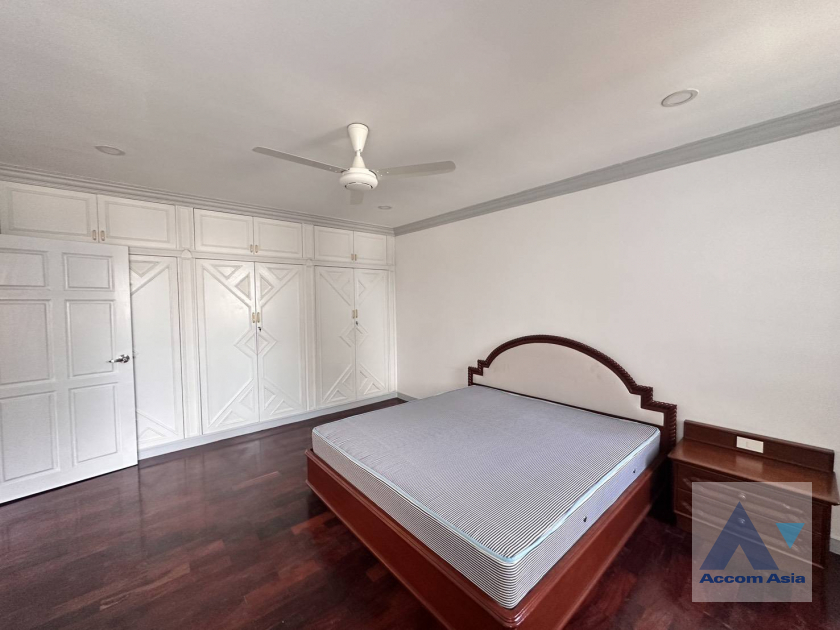 25  3 br Apartment for rent and sale in Sukhumvit ,Bangkok BTS Asok - MRT Sukhumvit at Family-Friendly 360 SQ.M. Residence Near Terminal 21 AA45666