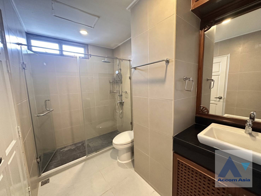 34  3 br Apartment for rent and sale in Sukhumvit ,Bangkok BTS Asok - MRT Sukhumvit at Family-Friendly 360 SQ.M. Residence Near Terminal 21 AA45666