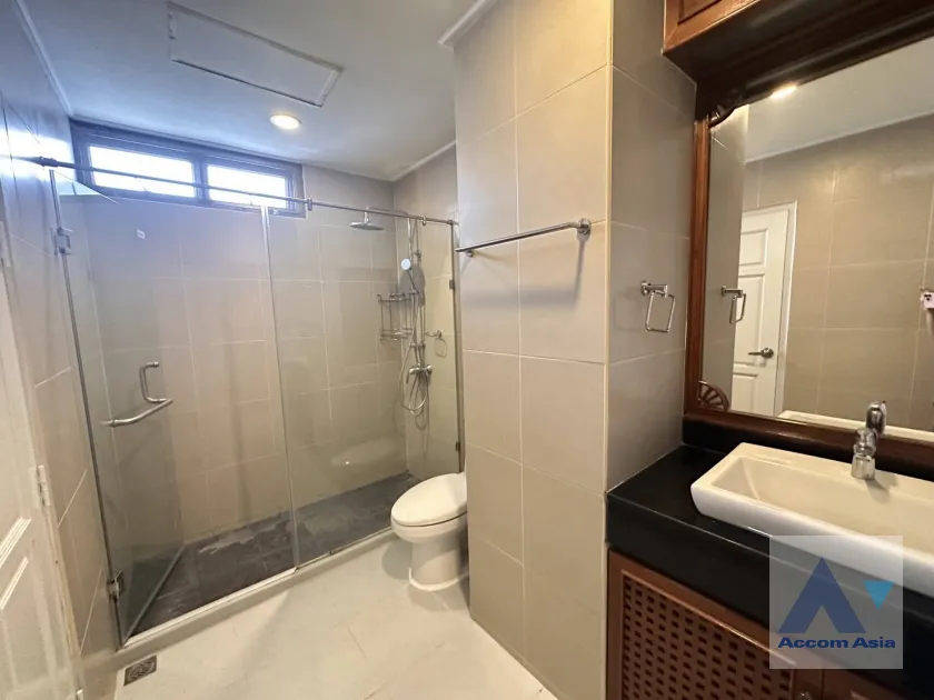 36  3 br Apartment for rent and sale in Sukhumvit ,Bangkok BTS Asok - MRT Sukhumvit at Family-Friendly 360 SQ.M. Residence Near Terminal 21 AA45666