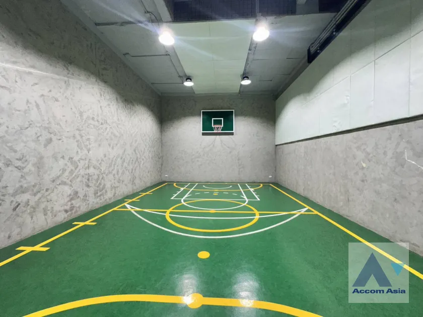 48  3 br Apartment for rent and sale in Sukhumvit ,Bangkok BTS Asok - MRT Sukhumvit at Family-Friendly 360 SQ.M. Residence Near Terminal 21 AA45666