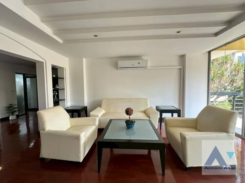 unitPet friendly |  3 Bedrooms  Apartment For Rent in Sukhumvit, Bangkok  near BTS Thong Lo (AA45673)