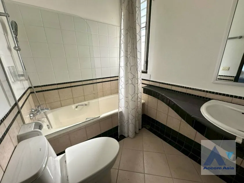 12  3 br Apartment For Rent in Sukhumvit ,Bangkok BTS Thong Lo at Pet-Friendly, Cozy and Serene Serviced Apartment in Thonglor AA45673