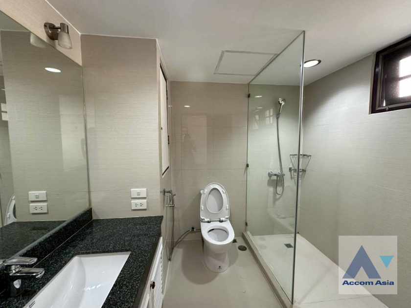 18  3 br Apartment For Rent in Sukhumvit ,Bangkok BTS Asok - MRT Sukhumvit at Spacious space with a cozy AA45675