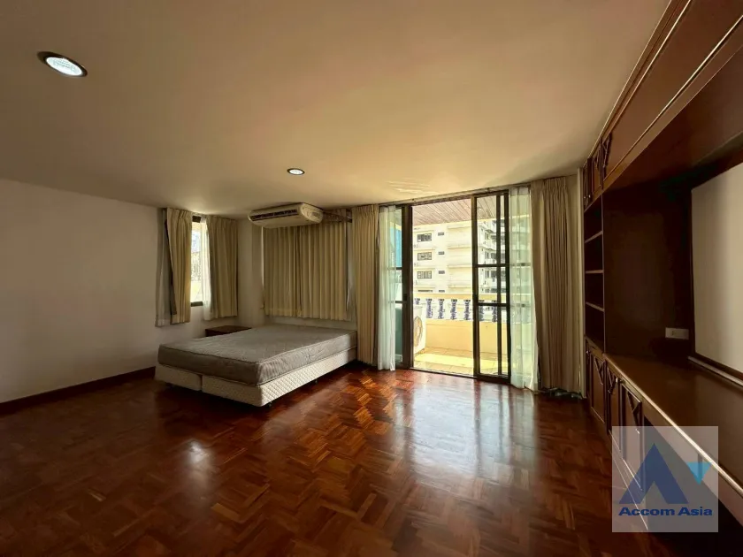 11  3 br Apartment for rent and sale in Sukhumvit ,Bangkok BTS Asok - MRT Sukhumvit at Spacious space with a cozy AA45675