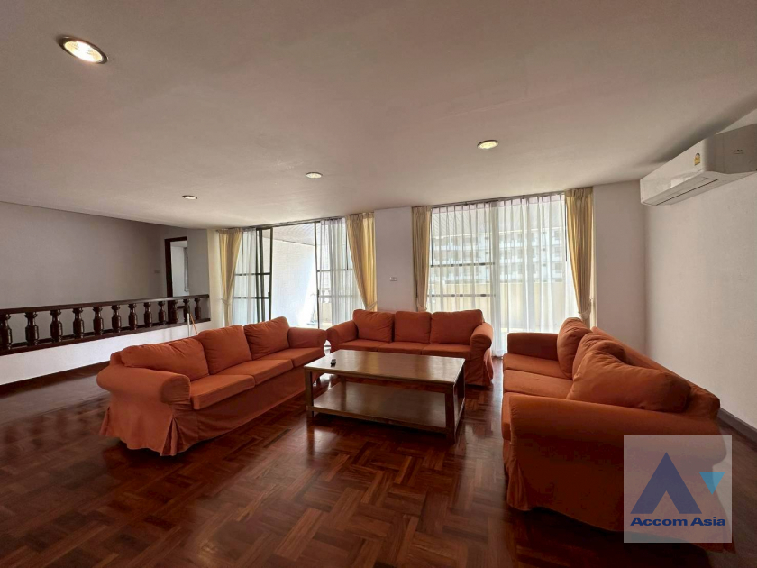  1  3 br Apartment For Rent in Sukhumvit ,Bangkok BTS Asok - MRT Sukhumvit at Spacious space with a cozy AA45675