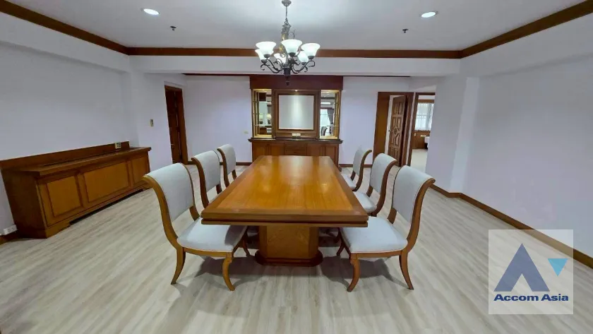 unit 3 Bedrooms  Apartment For Rent & Sale in Sukhumvit, Bangkok  near BTS Phrom Phong (AA45679)