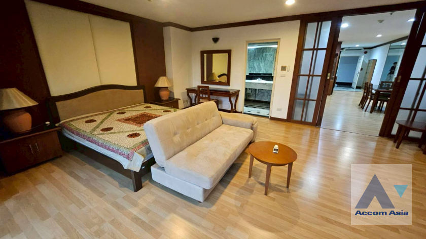 10  2 br Condominium For Rent in Ploenchit ,Bangkok BTS Chitlom at New House AA45680