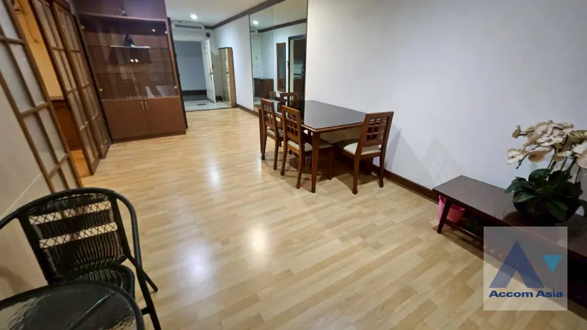 unit 2 Bedrooms  Condominium For Rent in Ploenchit, Bangkok  near BTS Chitlom (AA45680)