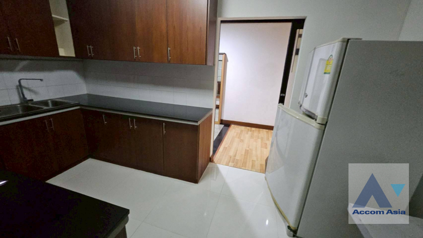 18  2 br Condominium For Rent in Ploenchit ,Bangkok BTS Chitlom at New House AA45680