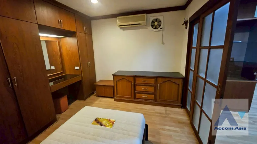 16  2 br Condominium For Rent in Ploenchit ,Bangkok BTS Chitlom at New House AA45680