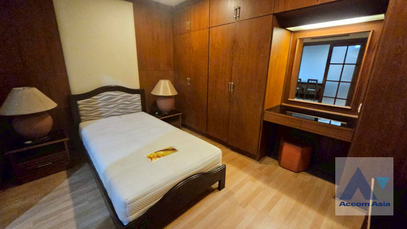 14  2 br Condominium For Rent in Ploenchit ,Bangkok BTS Chitlom at New House AA45680