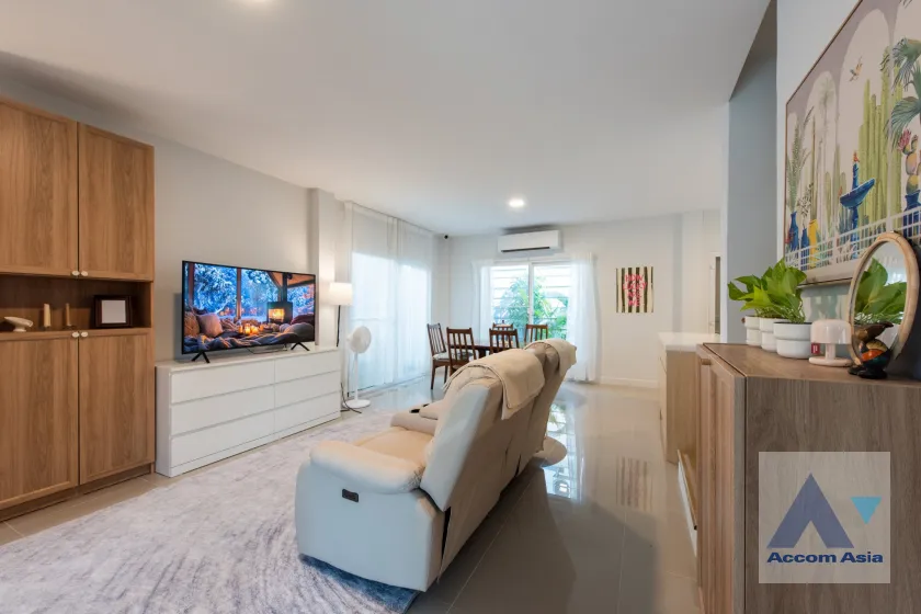 unitFully Furnished |  3 Bedrooms  House For Rent in Samutprakan, Samutprakan  (AA45685)