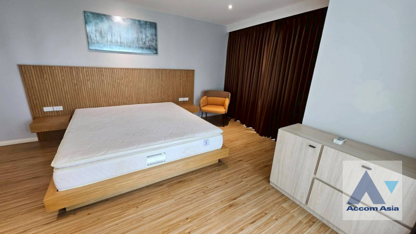 10  2 br Apartment For Rent in Ploenchit ,Bangkok BTS Chitlom at Apartment Steps from Lumpini Park AA45686