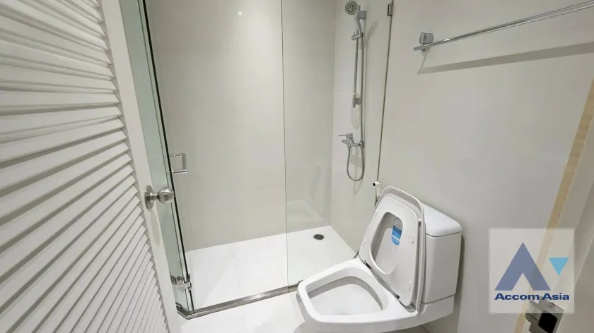 17  2 br Apartment For Rent in Ploenchit ,Bangkok BTS Chitlom at Apartment Steps from Lumpini Park AA45686