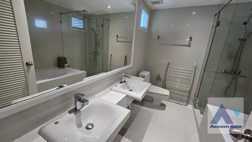 16  2 br Apartment For Rent in Ploenchit ,Bangkok BTS Chitlom at Apartment Steps from Lumpini Park AA45686