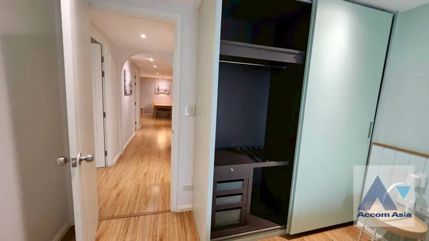 15  2 br Apartment For Rent in Ploenchit ,Bangkok BTS Chitlom at Apartment Steps from Lumpini Park AA45686