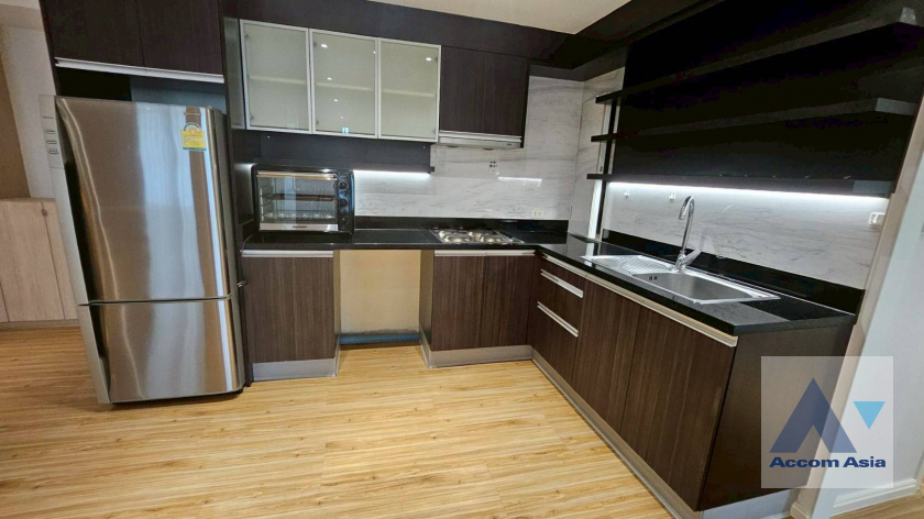 7  2 br Apartment For Rent in Ploenchit ,Bangkok BTS Chitlom at Apartment Steps from Lumpini Park AA45686