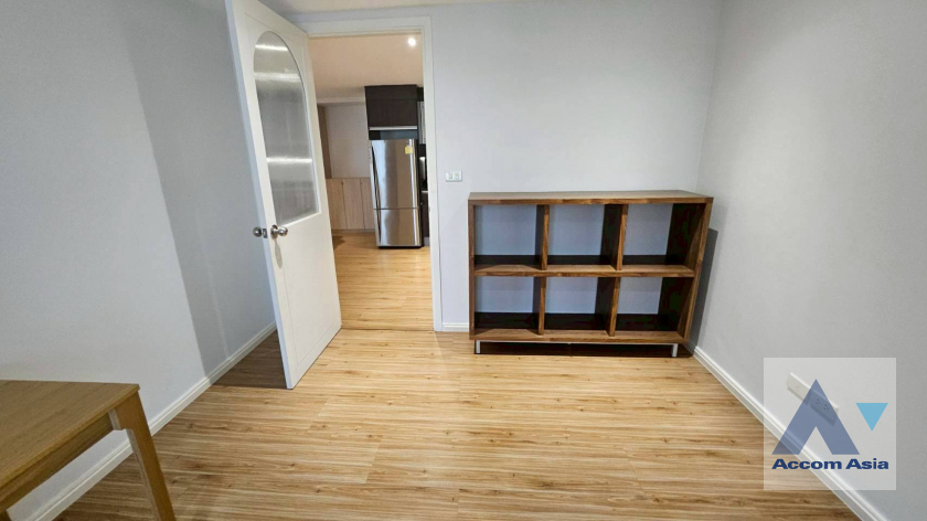 14  2 br Apartment For Rent in Ploenchit ,Bangkok BTS Chitlom at Apartment Steps from Lumpini Park AA45686