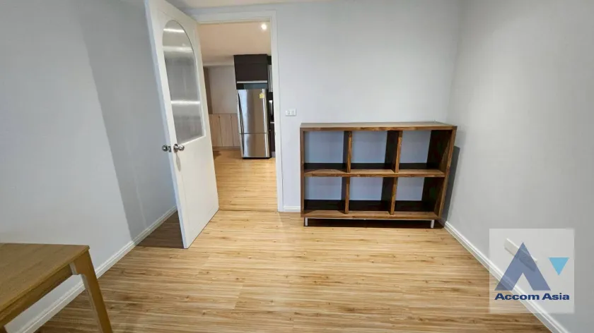 14  2 br Apartment For Rent in Ploenchit ,Bangkok BTS Chitlom at Apartment Steps from Lumpini Park AA45686