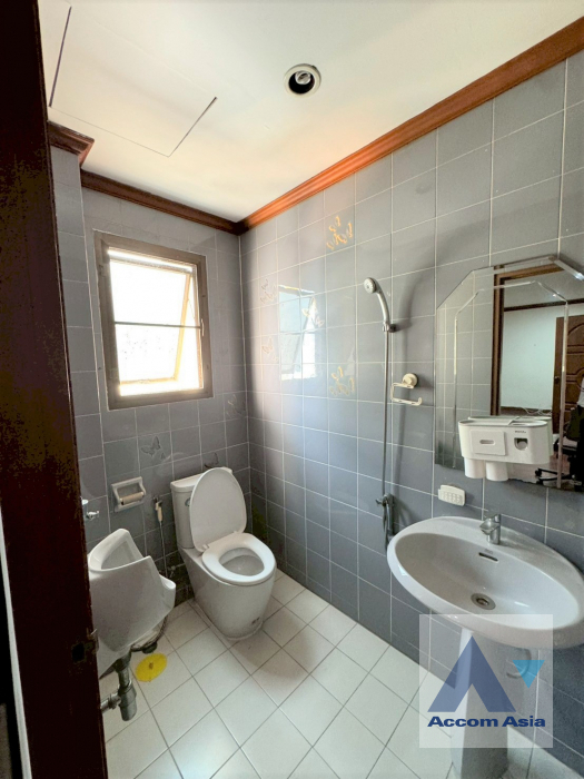 14  8 br Townhouse for rent and sale in Sukhumvit ,Bangkok BTS Phrom Phong AA45687