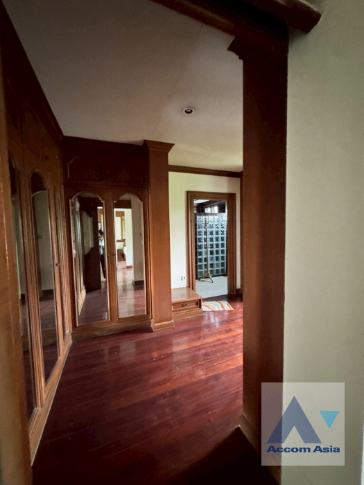 5  8 br Townhouse for rent and sale in Sukhumvit ,Bangkok BTS Phrom Phong AA45687