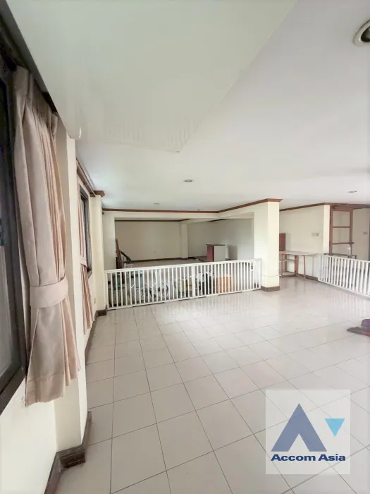 4  8 br Townhouse for rent and sale in Sukhumvit ,Bangkok BTS Phrom Phong AA45687