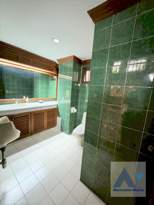 13  8 br Townhouse for rent and sale in Sukhumvit ,Bangkok BTS Phrom Phong AA45687