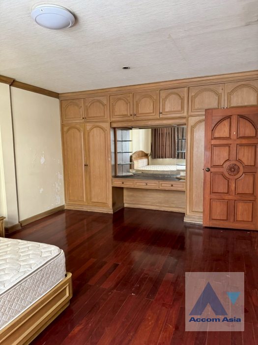 11  8 br Townhouse for rent and sale in Sukhumvit ,Bangkok BTS Phrom Phong AA45687