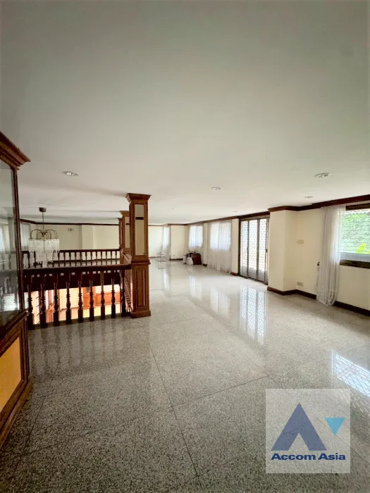 unitHome Office |  8 Bedrooms  Townhouse For Rent & Sale in Sukhumvit, Bangkok  near BTS Phrom Phong (AA45687)