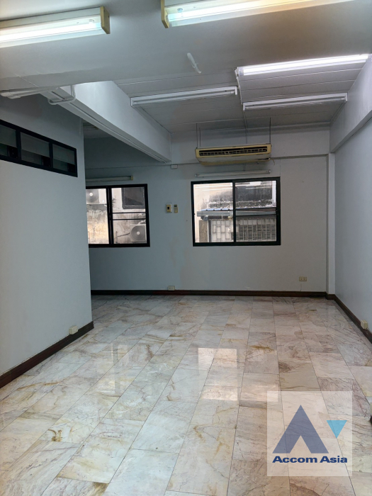  1  6 br House For Rent in Sukhumvit ,Bangkok BTS Thong Lo AA45688