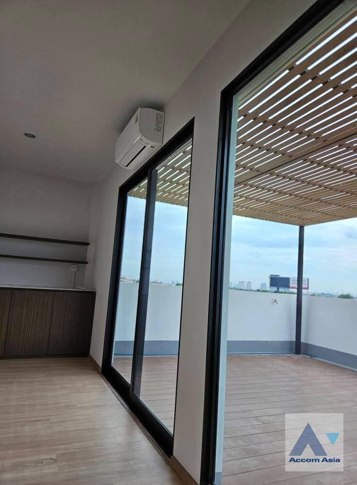 18  3 br Townhouse For Rent in Krungthep Kreetha ,Bangkok  at Nirvana DEFINE Krungthep Kreetha AA45691