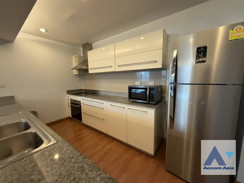 unit 2 Bedrooms  Apartment For Rent in Ploenchit, Bangkok  near BTS Ratchadamri (AA45693)
