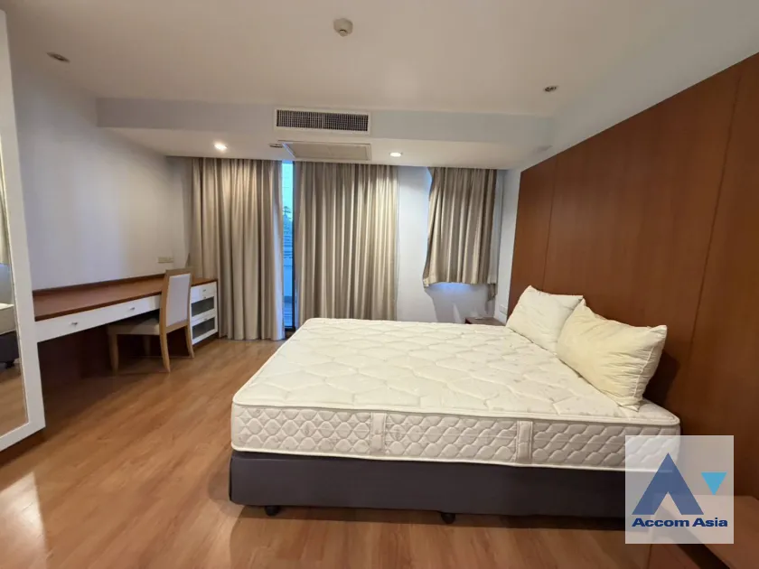 unit 2 Bedrooms  Apartment For Rent in Ploenchit, Bangkok  near BTS Ratchadamri (AA45693)