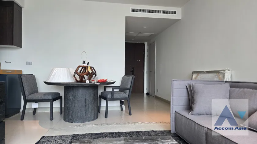 unit 1 Bedroom  Condominium For Rent & Sale in New Phetchaburi, Bangkok  near BTS Chitlom (AA45694)