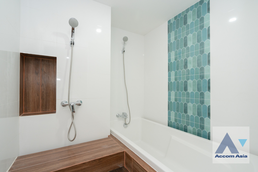 8  2 br Apartment For Rent in Sukhumvit ,Bangkok BTS Nana at Easy to access BTS Skytrain AA45696