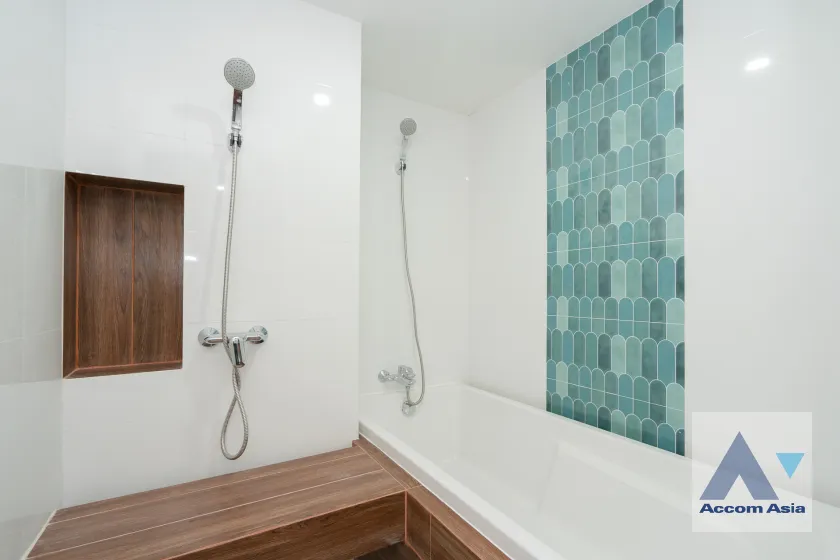 8  2 br Apartment For Rent in Sukhumvit ,Bangkok BTS Nana at Easy to access BTS Skytrain AA45696