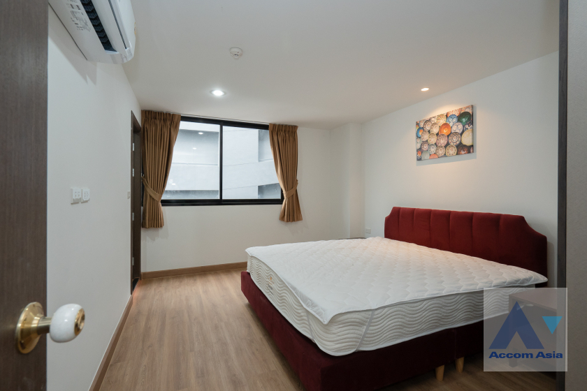 5  2 br Apartment For Rent in Sukhumvit ,Bangkok BTS Nana at Easy to access BTS Skytrain AA45696