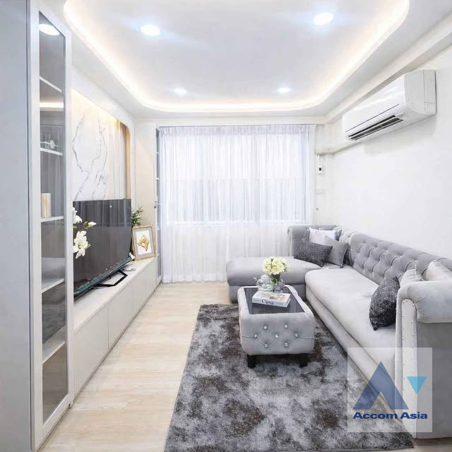  1  5 br House For Rent in Ratchadaphisek ,Bangkok MRT Sutthisan AA45700