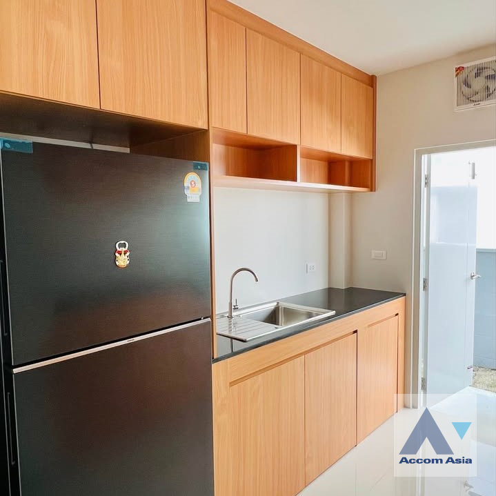 6  4 br House for rent and sale in Samutprakan ,Samutprakan  at Centro Bangna AA45702