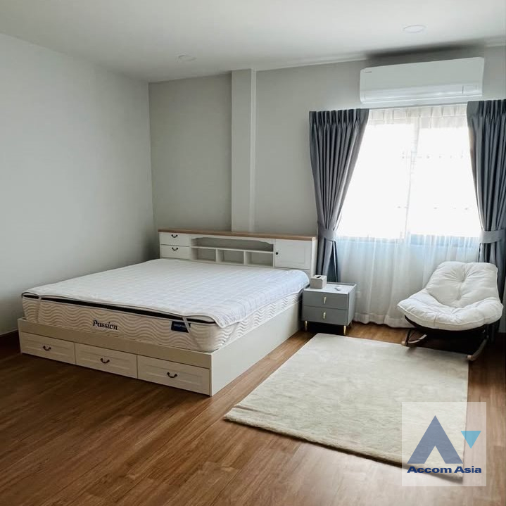 9  4 br House for rent and sale in Samutprakan ,Samutprakan  at Centro Bangna AA45702