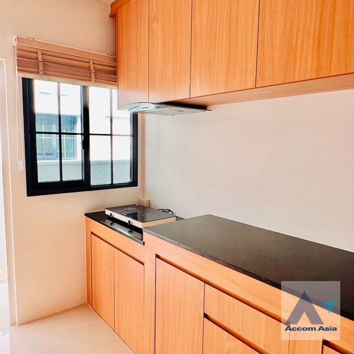 7  4 br House for rent and sale in Samutprakan ,Samutprakan  at Centro Bangna AA45702