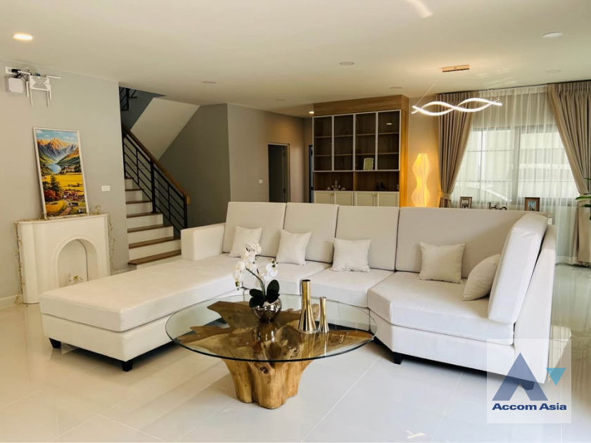  1  4 br House for rent and sale in Samutprakan ,Samutprakan  at Centro Bangna AA45702