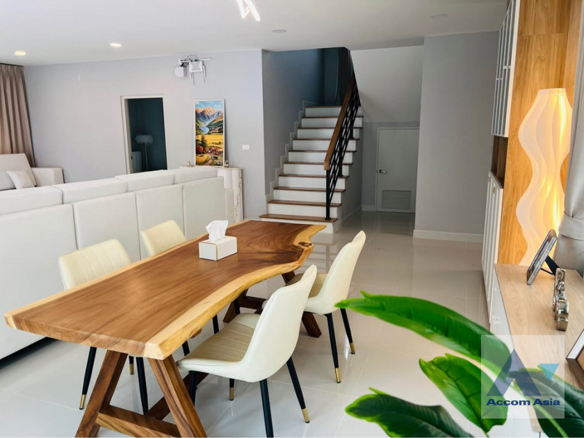 5  4 br House for rent and sale in Samutprakan ,Samutprakan  at Centro Bangna AA45702